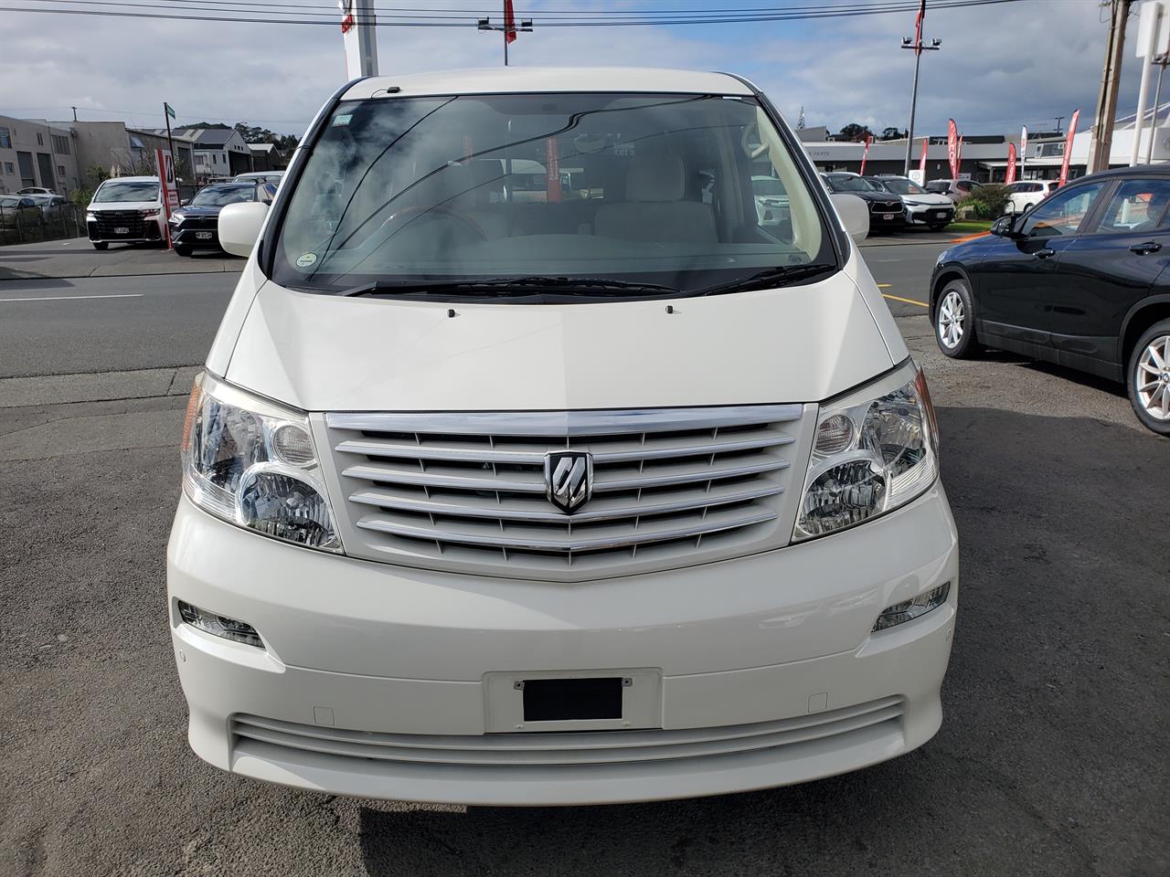 2005 Toyota Alphard thumbnail