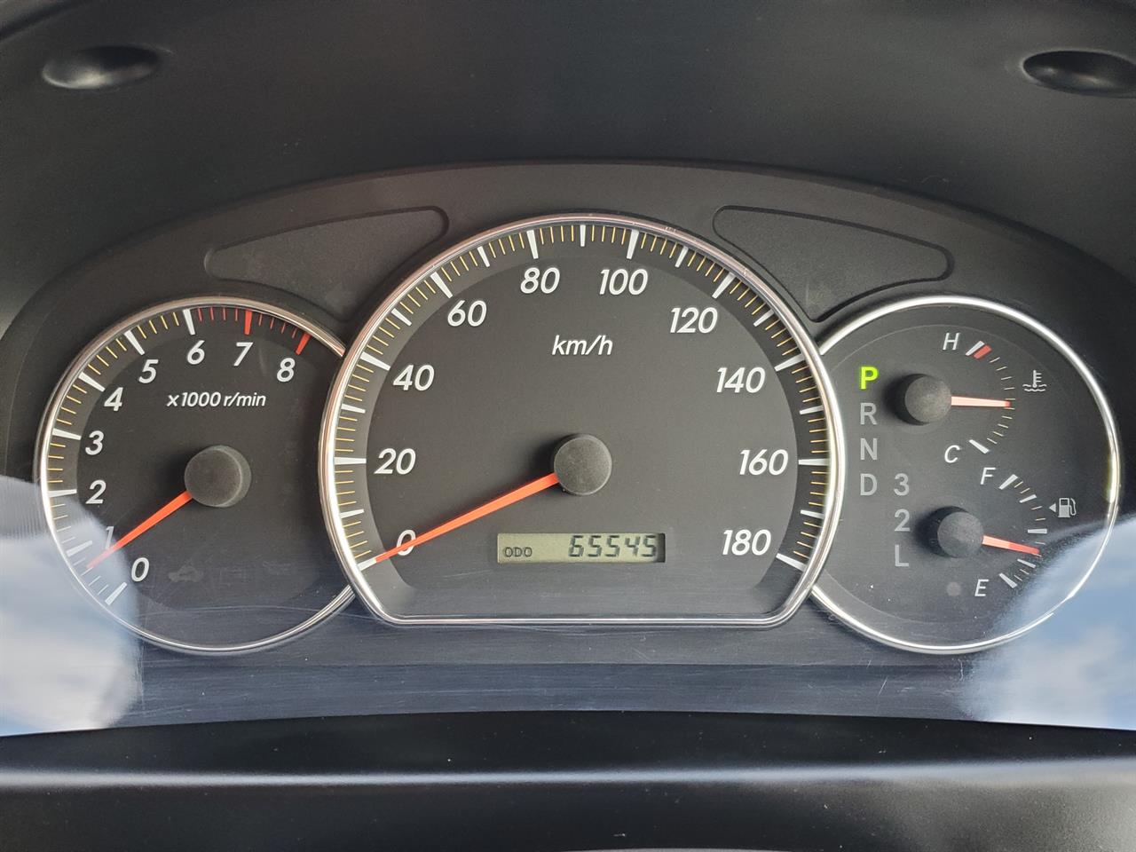 2005 Toyota Alphard thumbnail