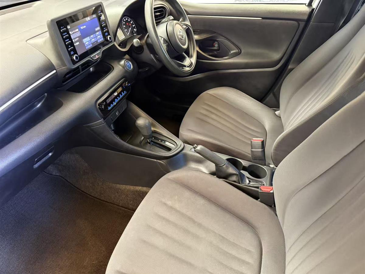 2021 Toyota Yaris thumbnail