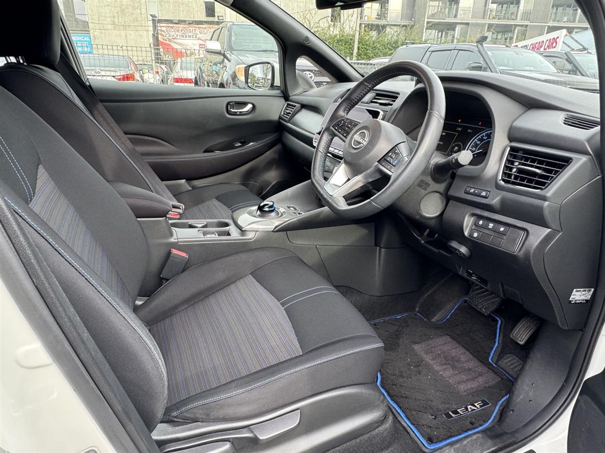 2020 Nissan Leaf thumbnail