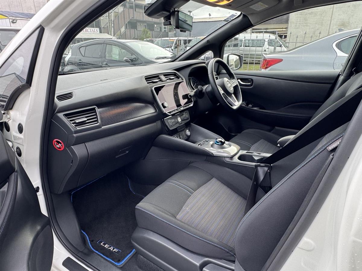 2020 Nissan Leaf thumbnail