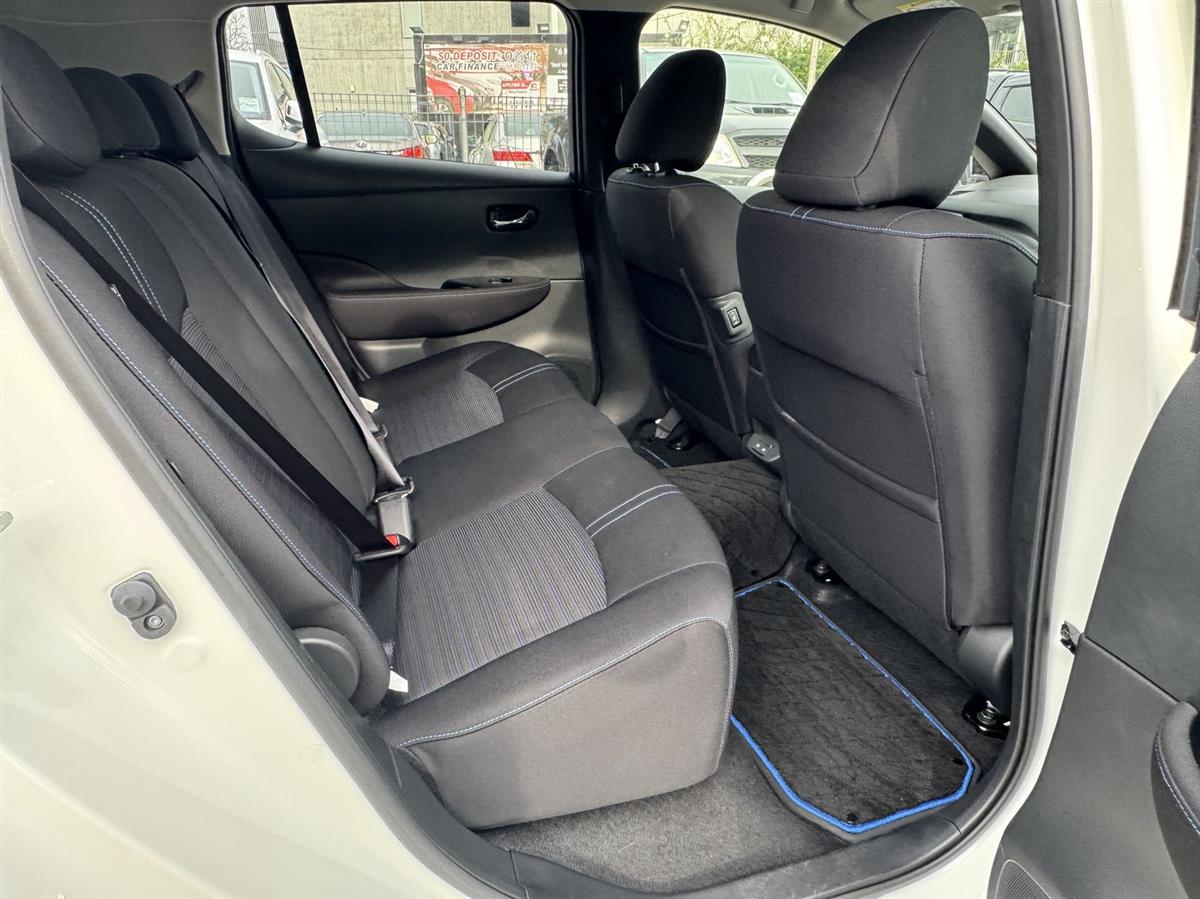 2020 Nissan Leaf thumbnail
