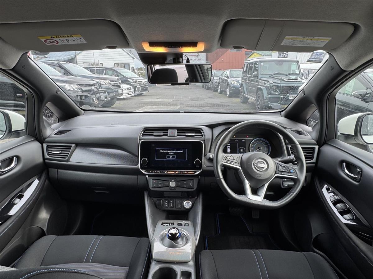 2020 Nissan Leaf thumbnail