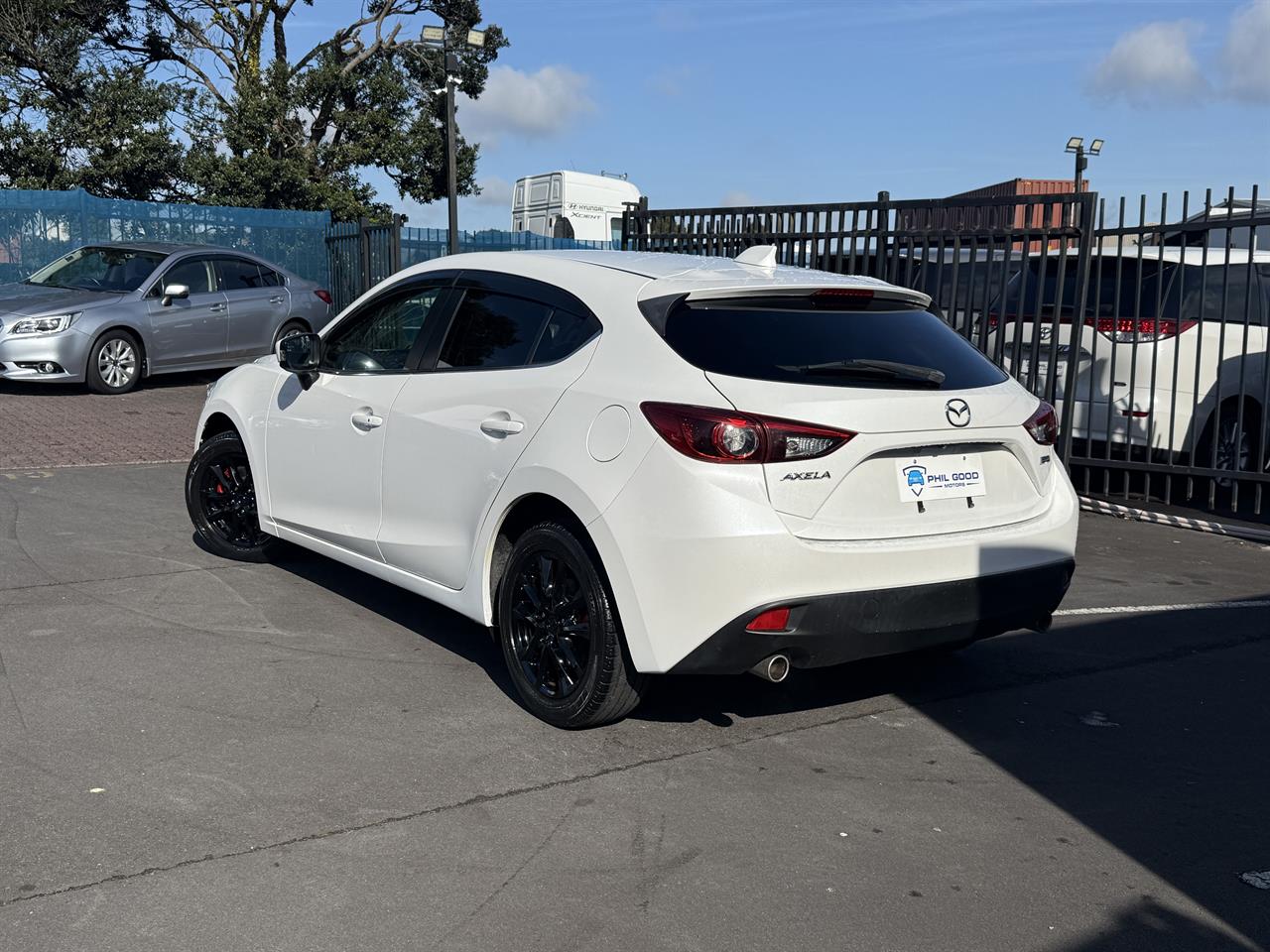 2014 Mazda Axela thumbnail