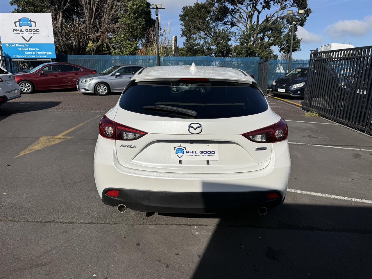 2014 Mazda Axela thumbnail