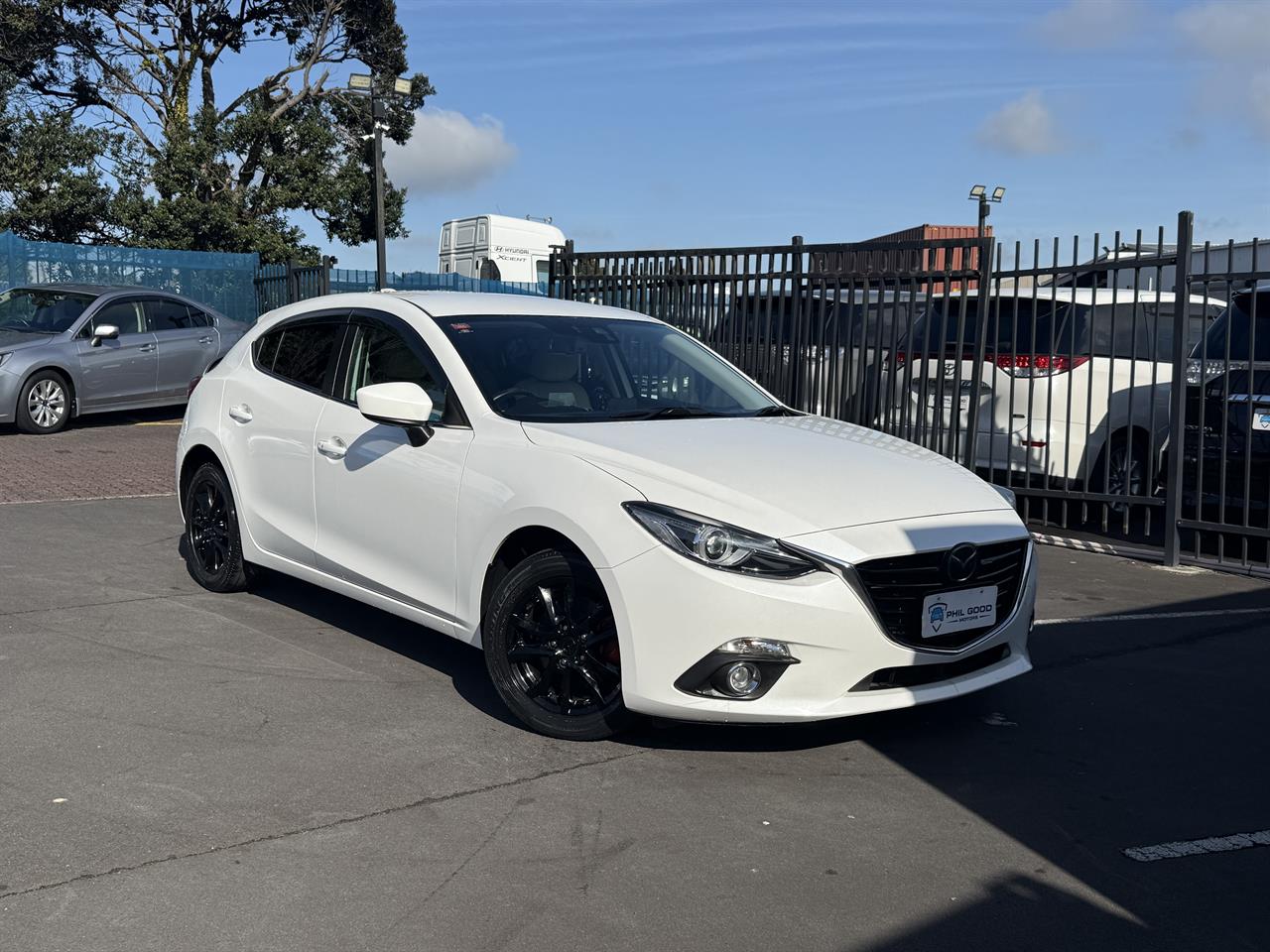 2014 Mazda Axela thumbnail