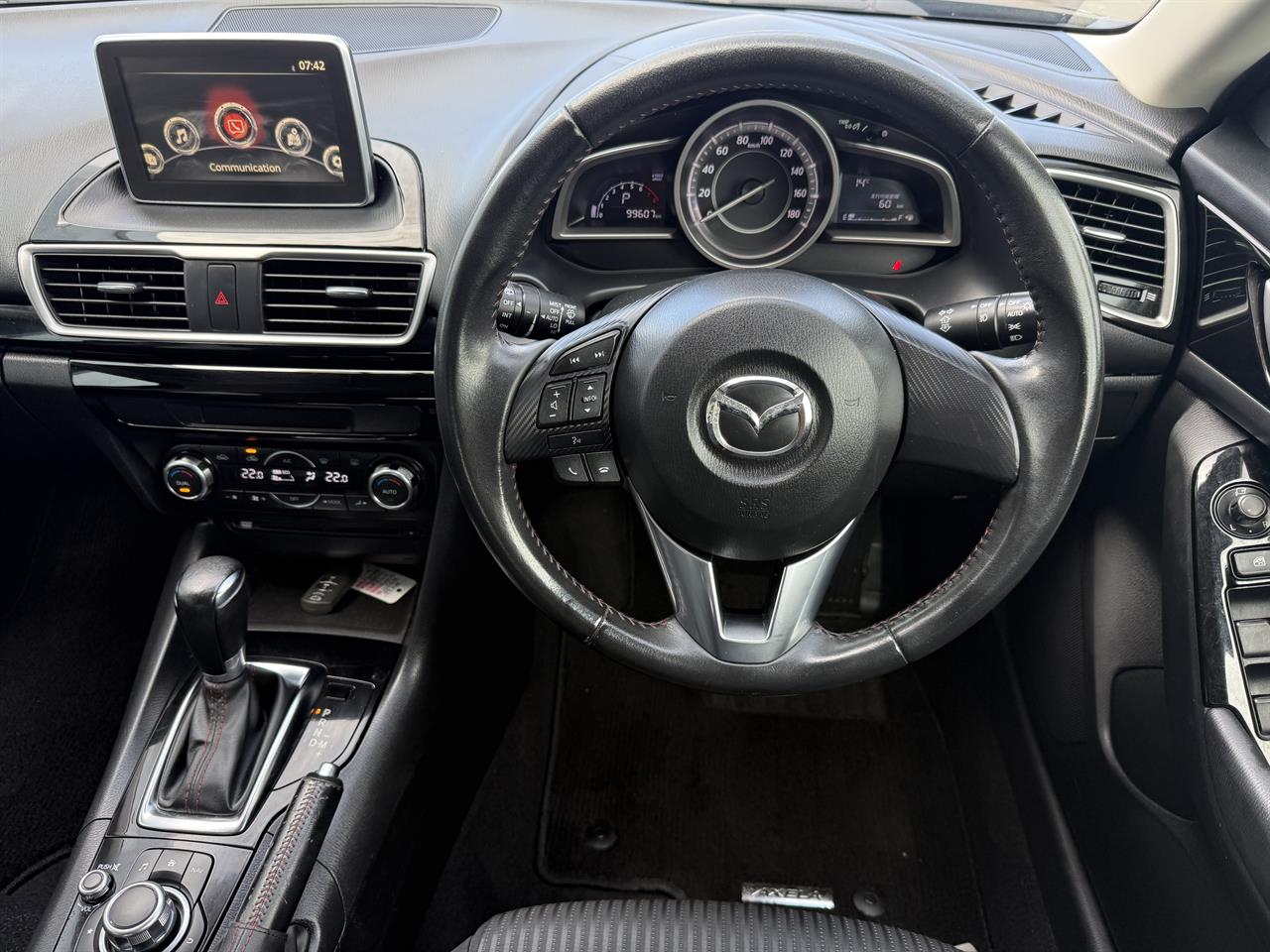 2014 Mazda Axela thumbnail