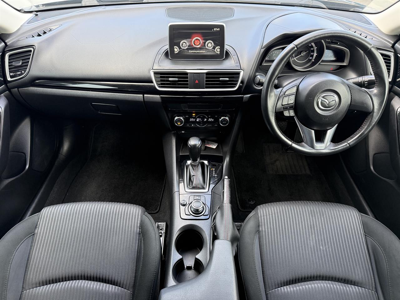 2014 Mazda Axela thumbnail