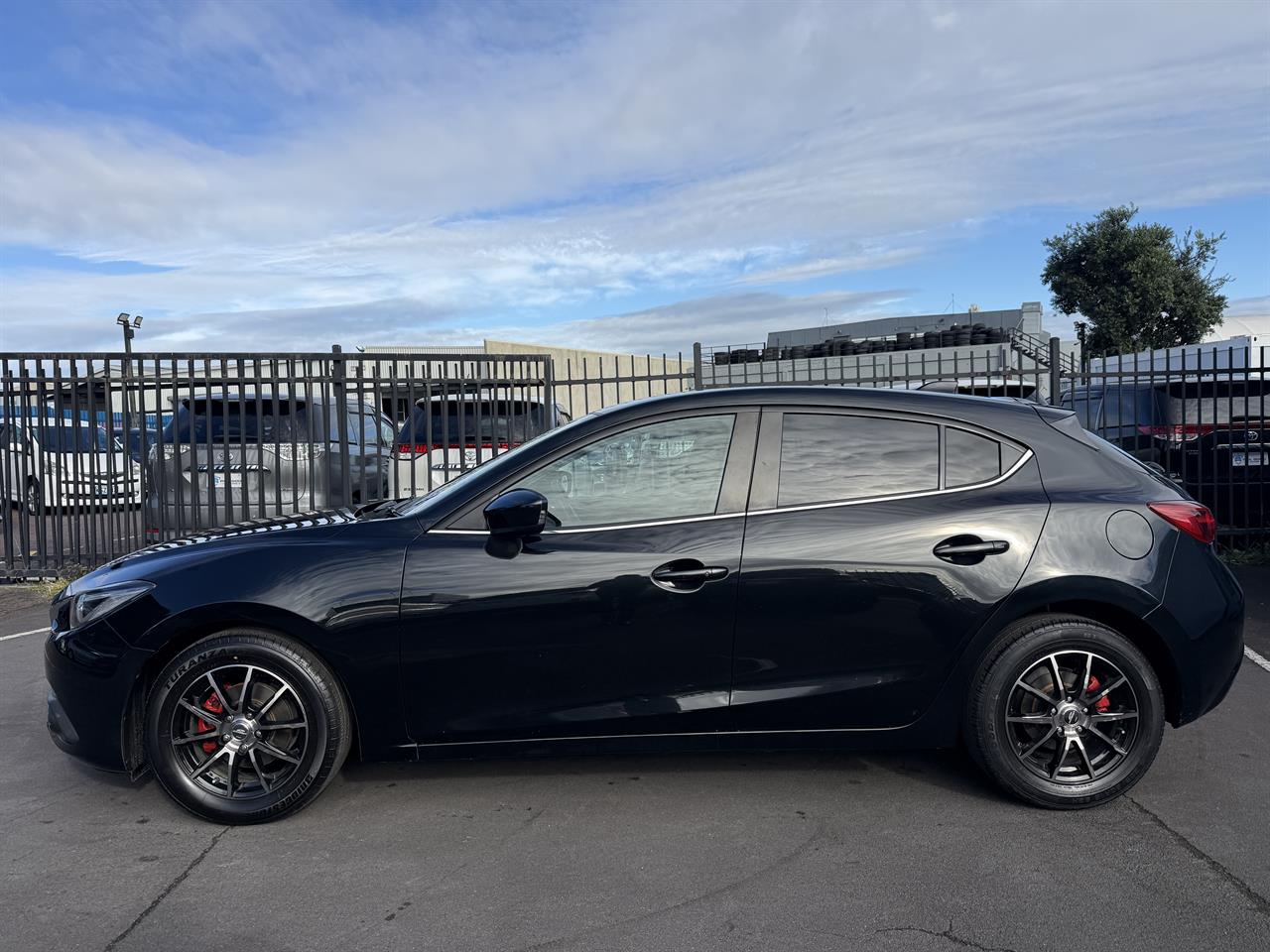2014 Mazda Axela thumbnail