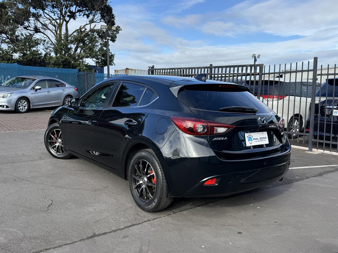 2014 Mazda Axela thumbnail