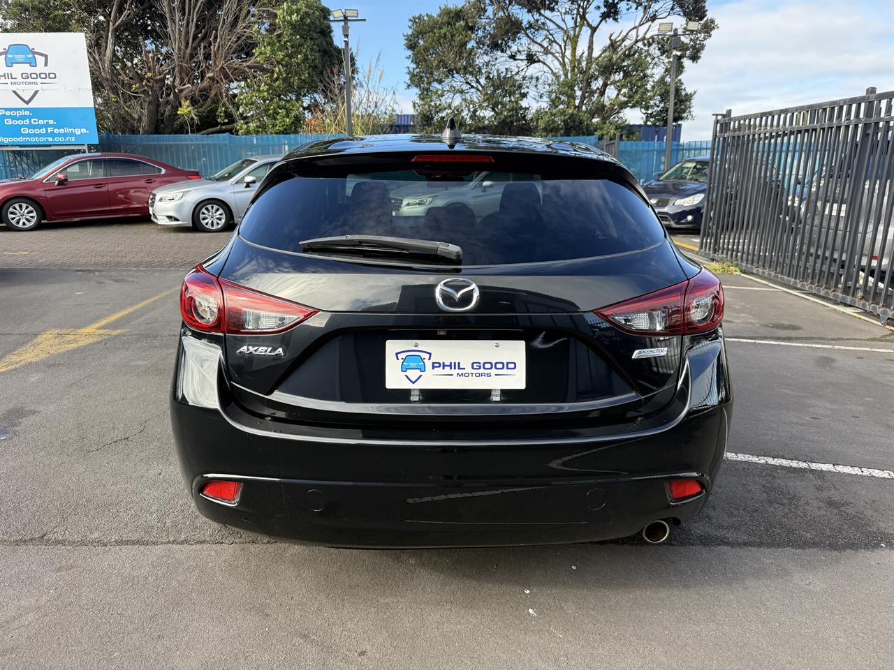 2014 Mazda Axela thumbnail