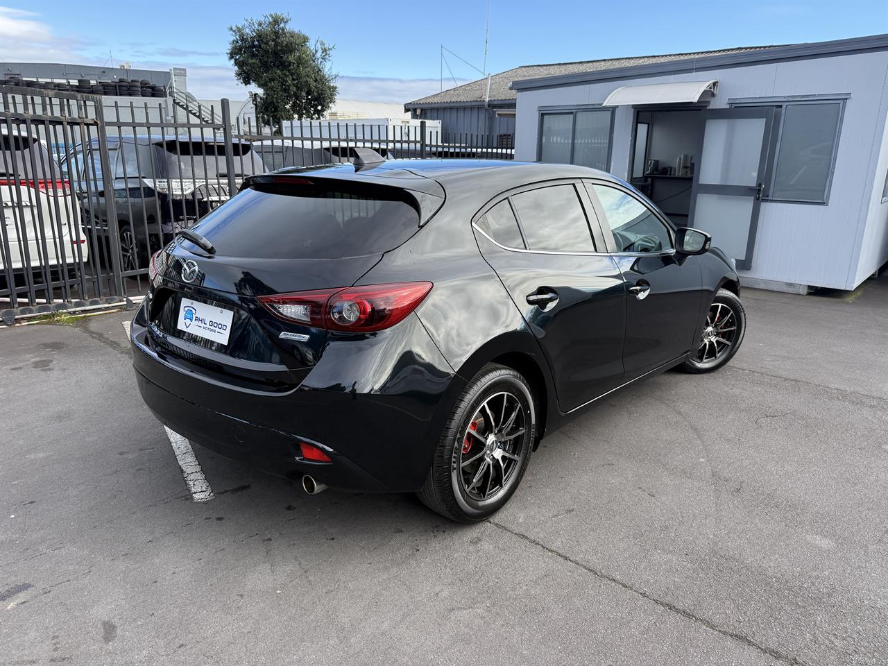 2014 Mazda Axela thumbnail