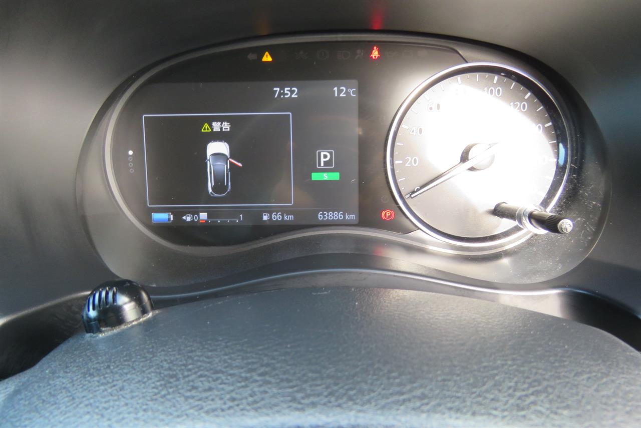 2021 Nissan Kicks thumbnail