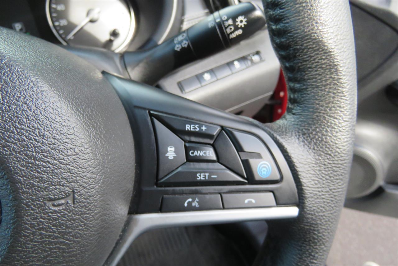 2021 Nissan Kicks thumbnail