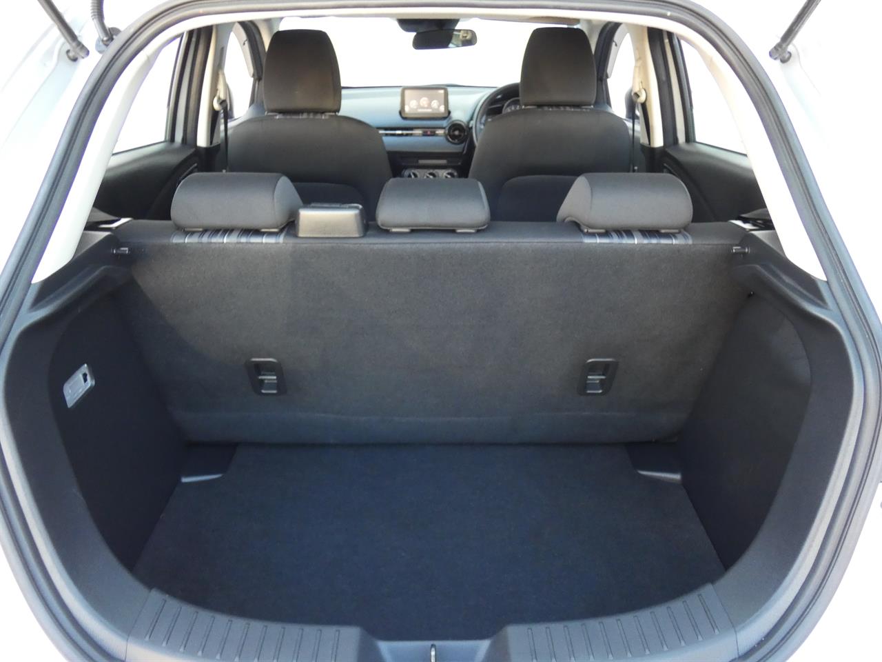 2017 Mazda DEMIO thumbnail