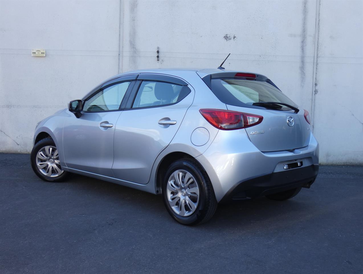 2017 Mazda DEMIO thumbnail
