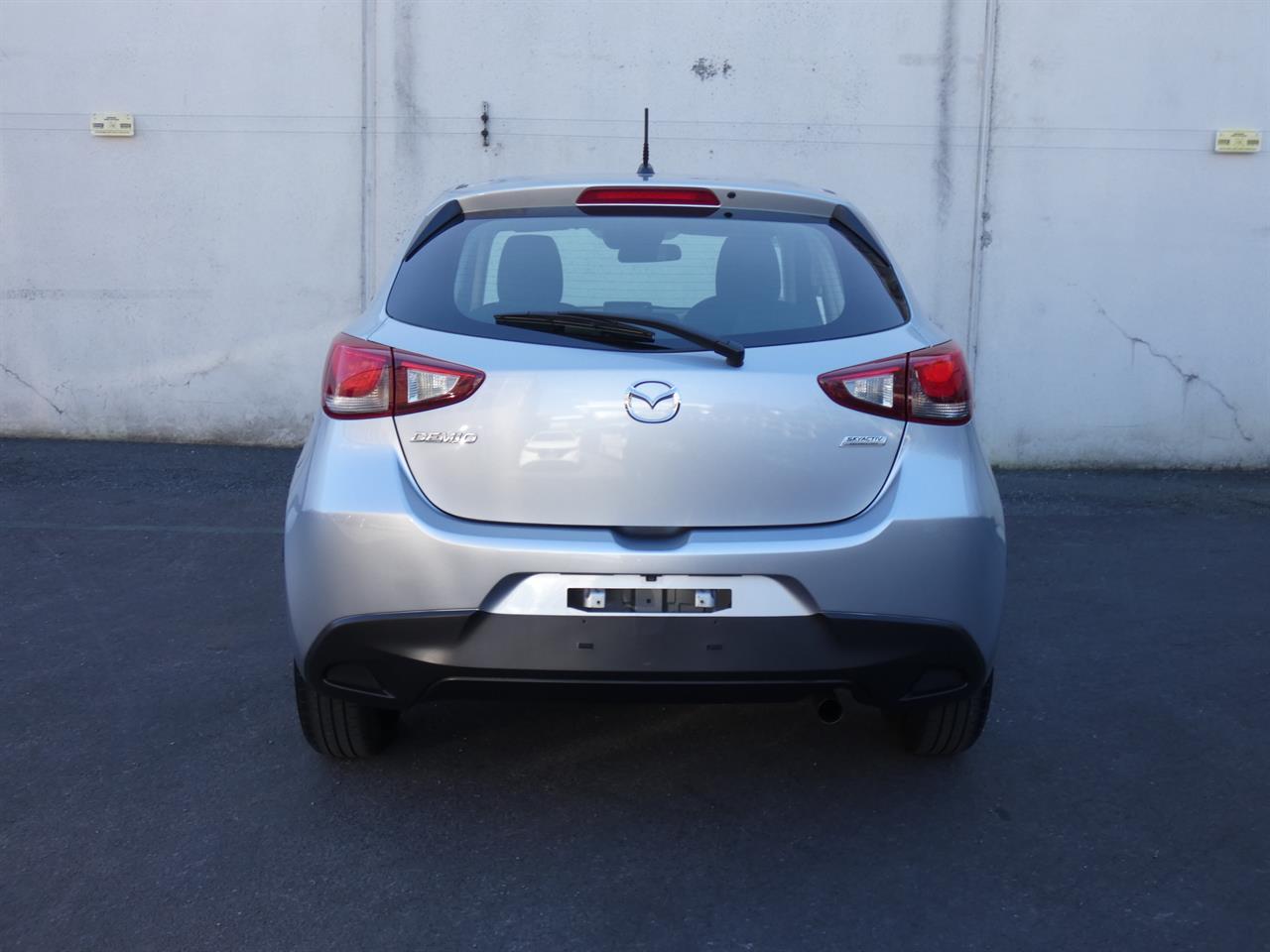 2017 Mazda DEMIO thumbnail
