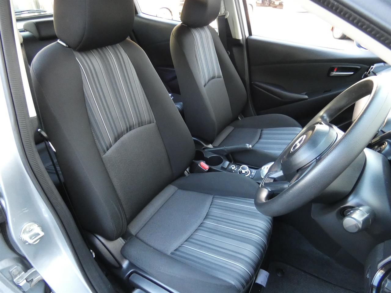 2017 Mazda DEMIO thumbnail