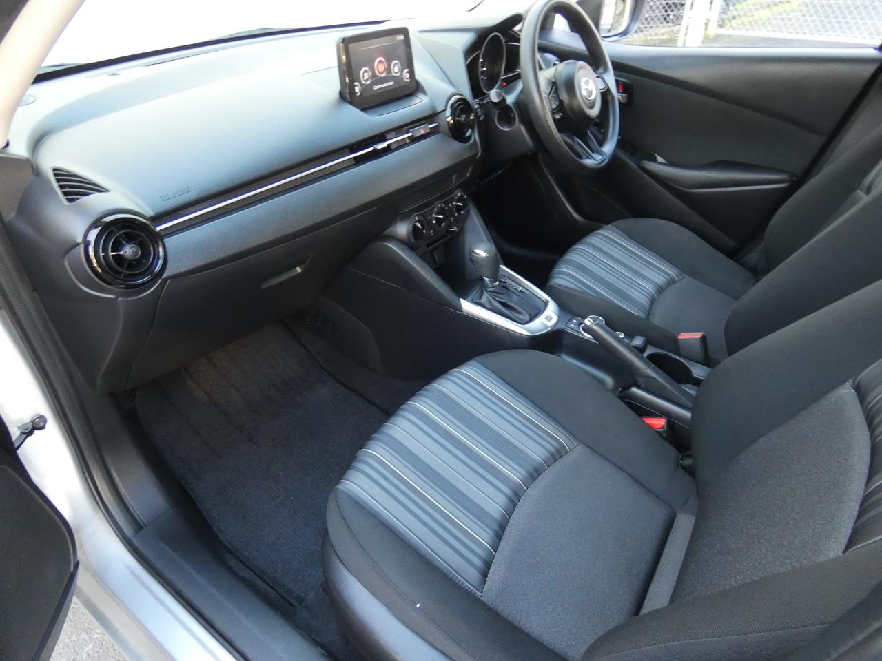 2017 Mazda DEMIO thumbnail