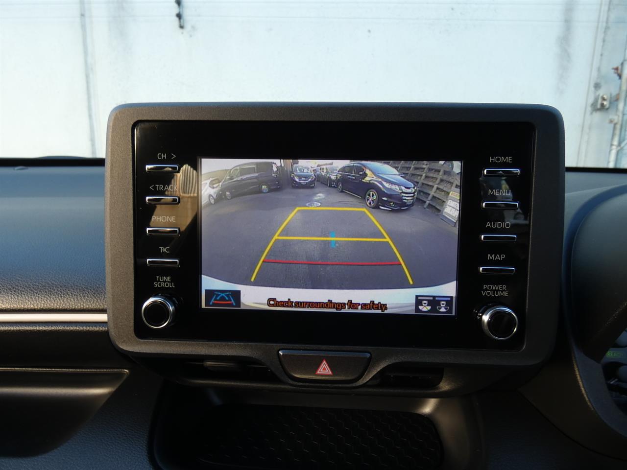 2022 Toyota YARIS thumbnail