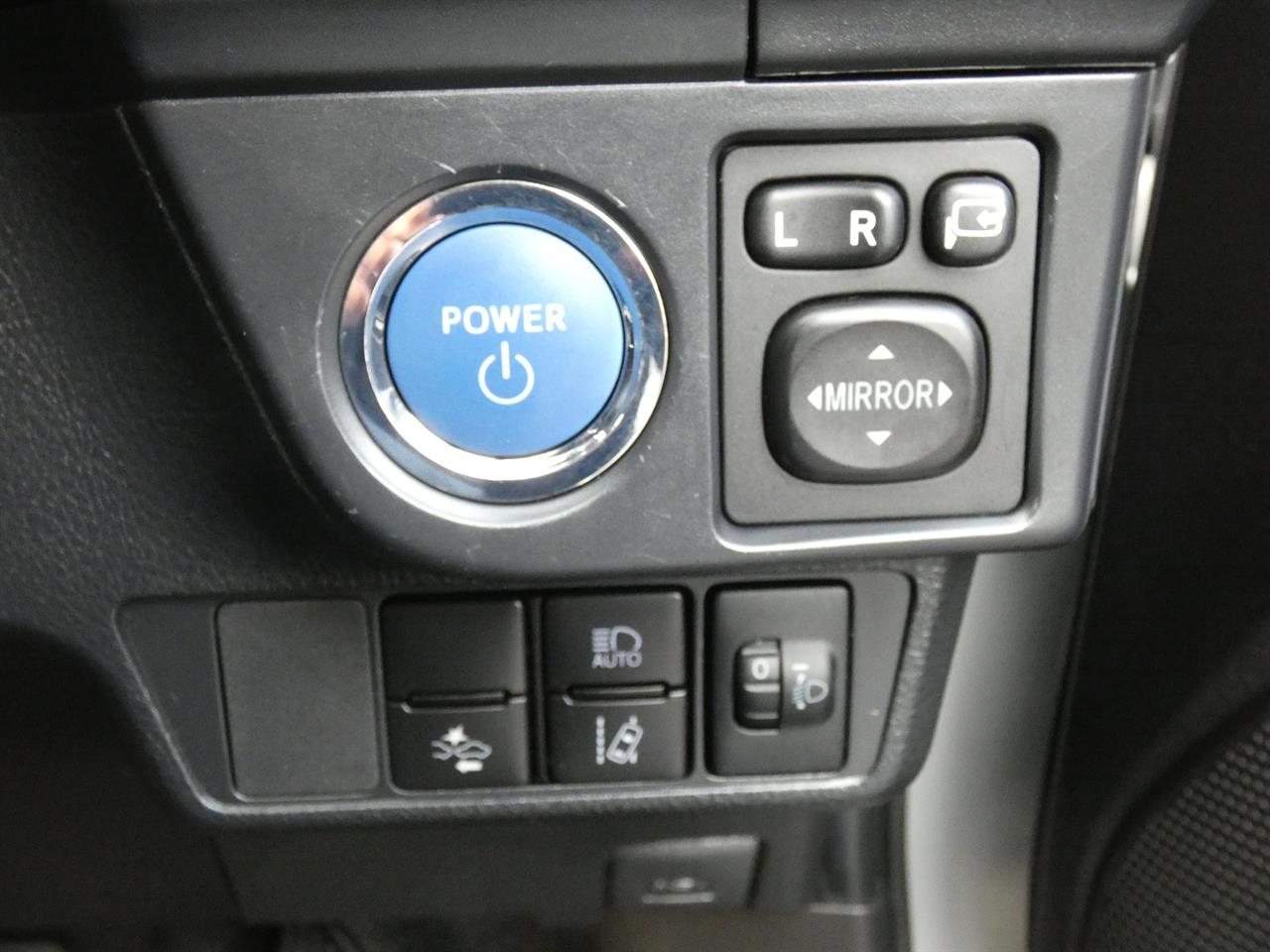 2021 Toyota COROLLA thumbnail