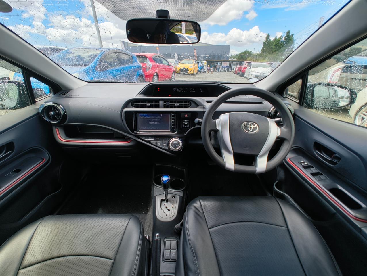 2015 Toyota Aqua thumbnail