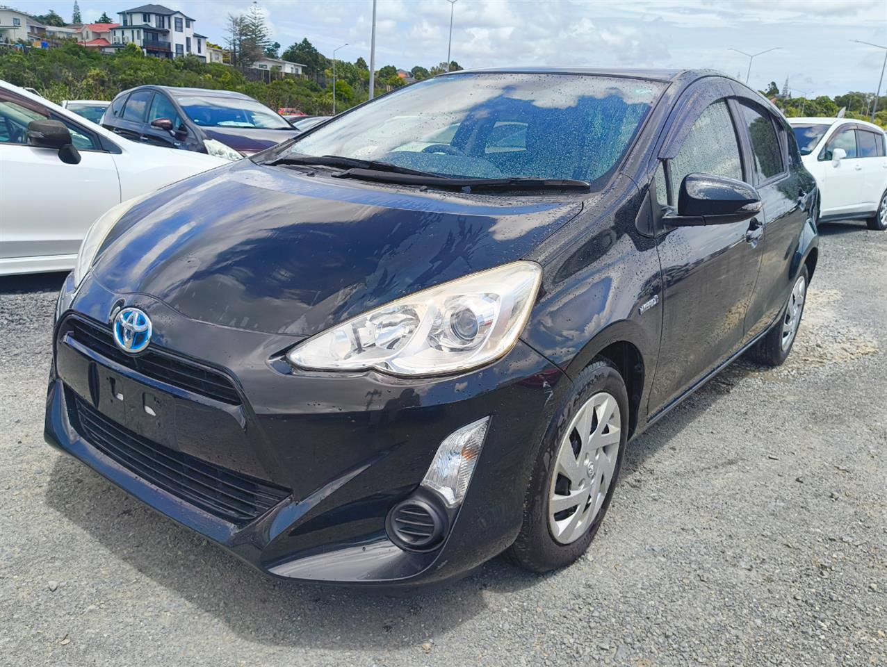 2015 Toyota Aqua thumbnail