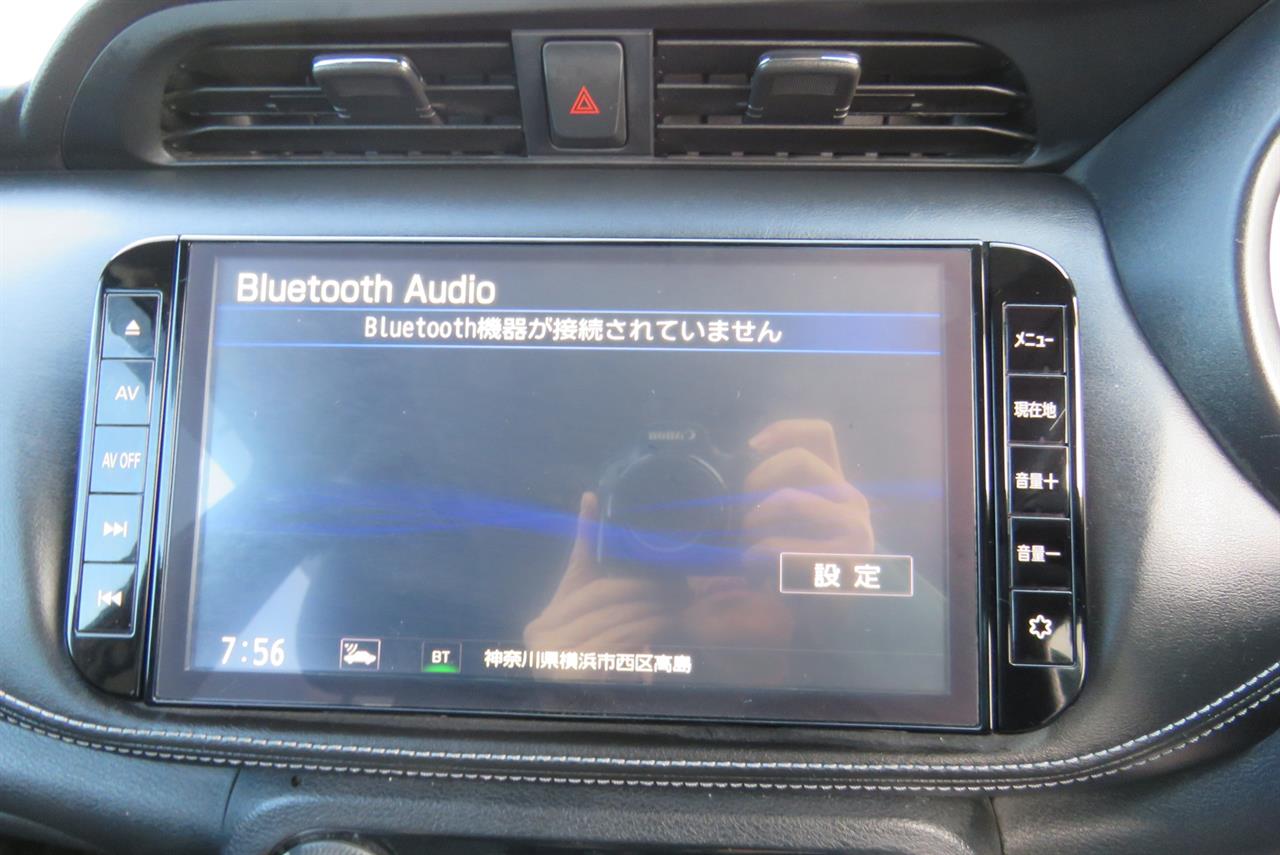 2020 Nissan Kicks thumbnail
