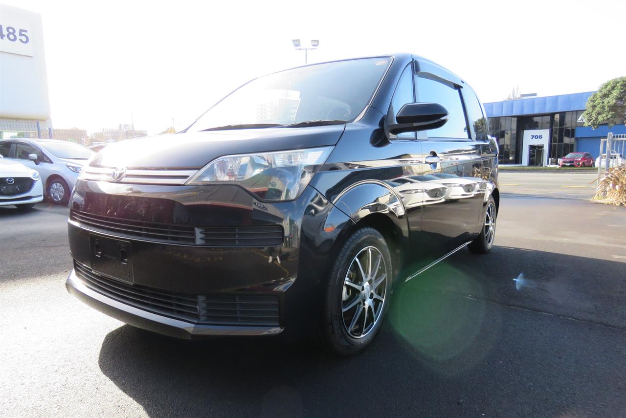 2016 Toyota SPADE thumbnail