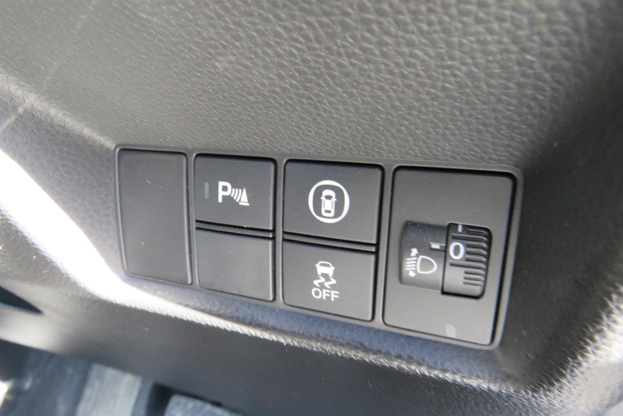 2020 Honda Fit thumbnail