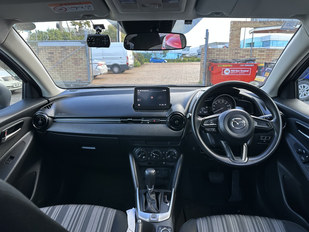 2021 Mazda 2 thumbnail