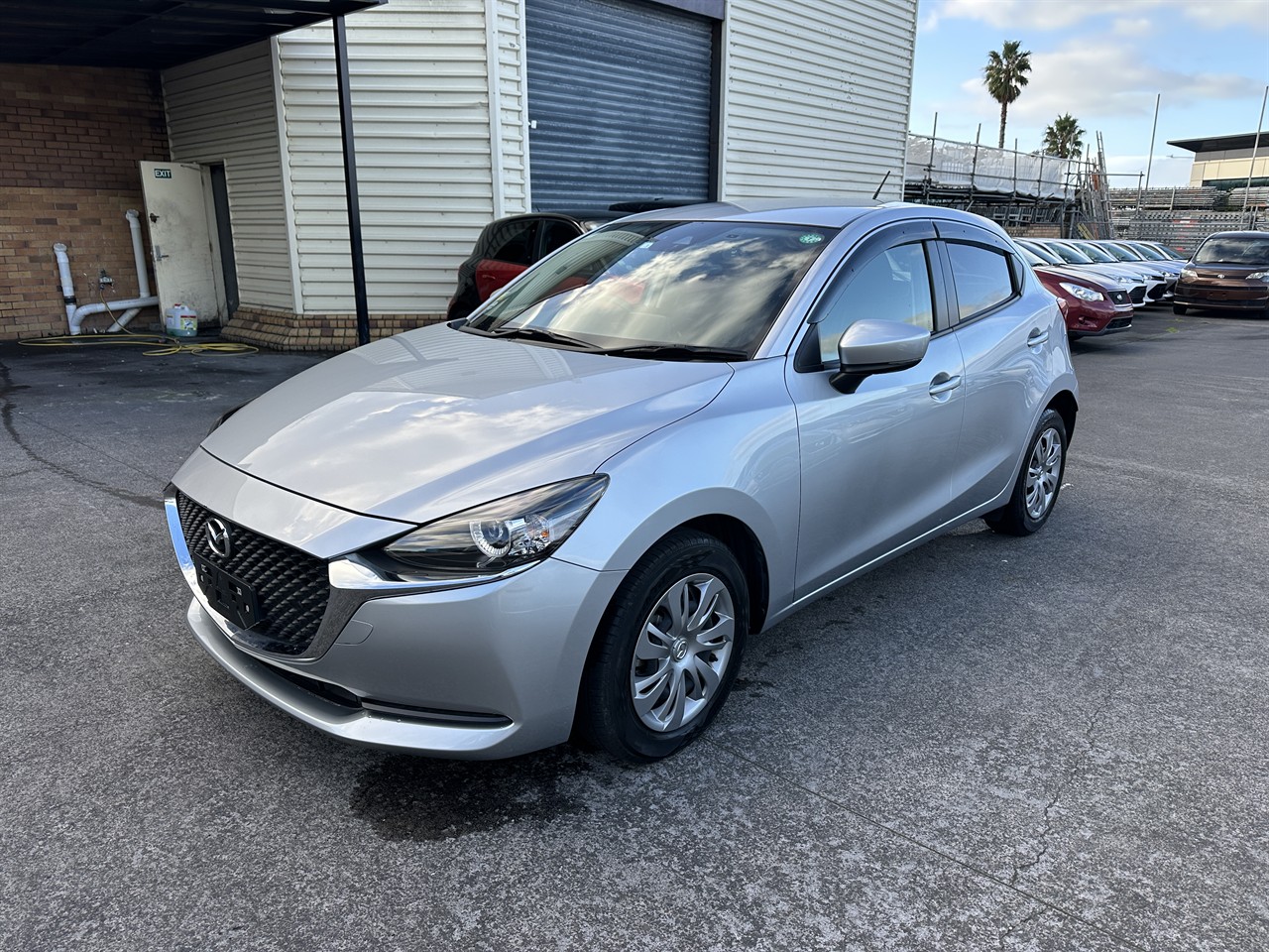 2021 Mazda 2 thumbnail