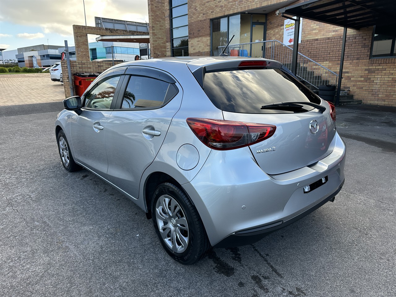 2021 Mazda 2 thumbnail