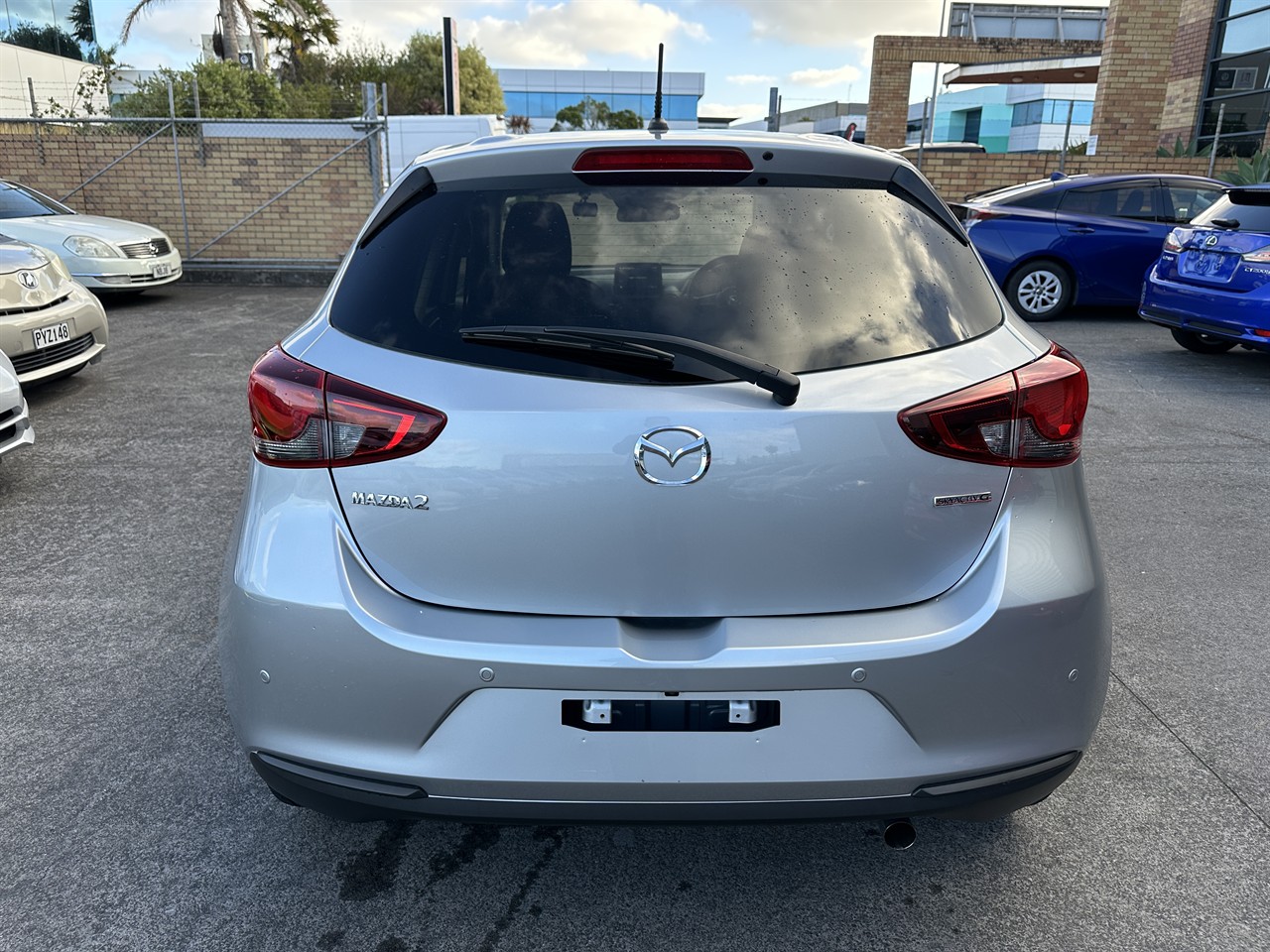 2021 Mazda 2 thumbnail