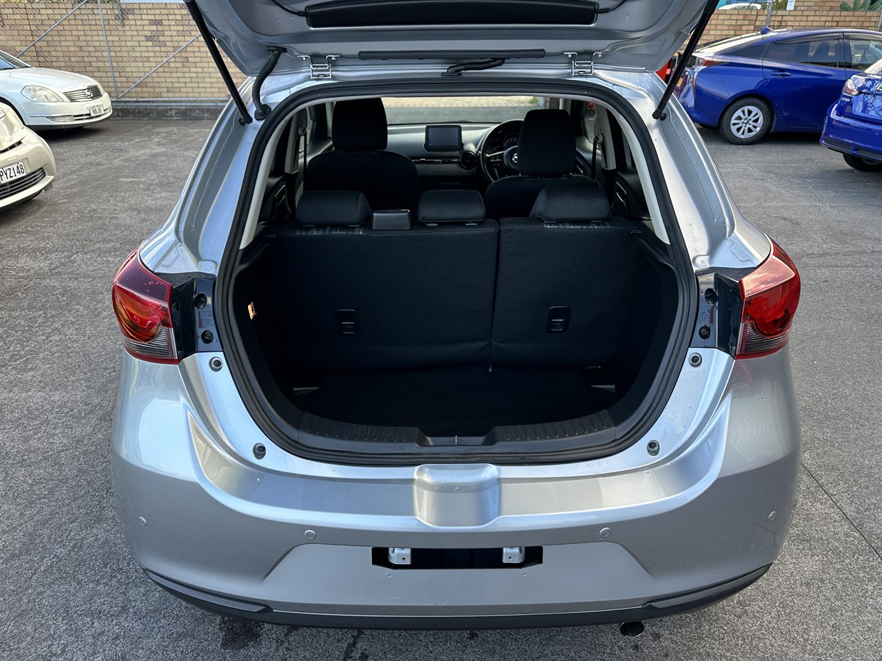 2021 Mazda 2 thumbnail