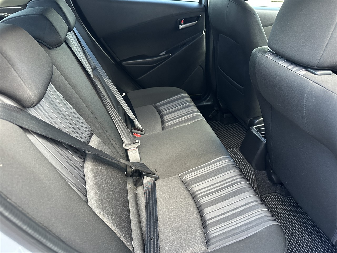 2021 Mazda 2 thumbnail