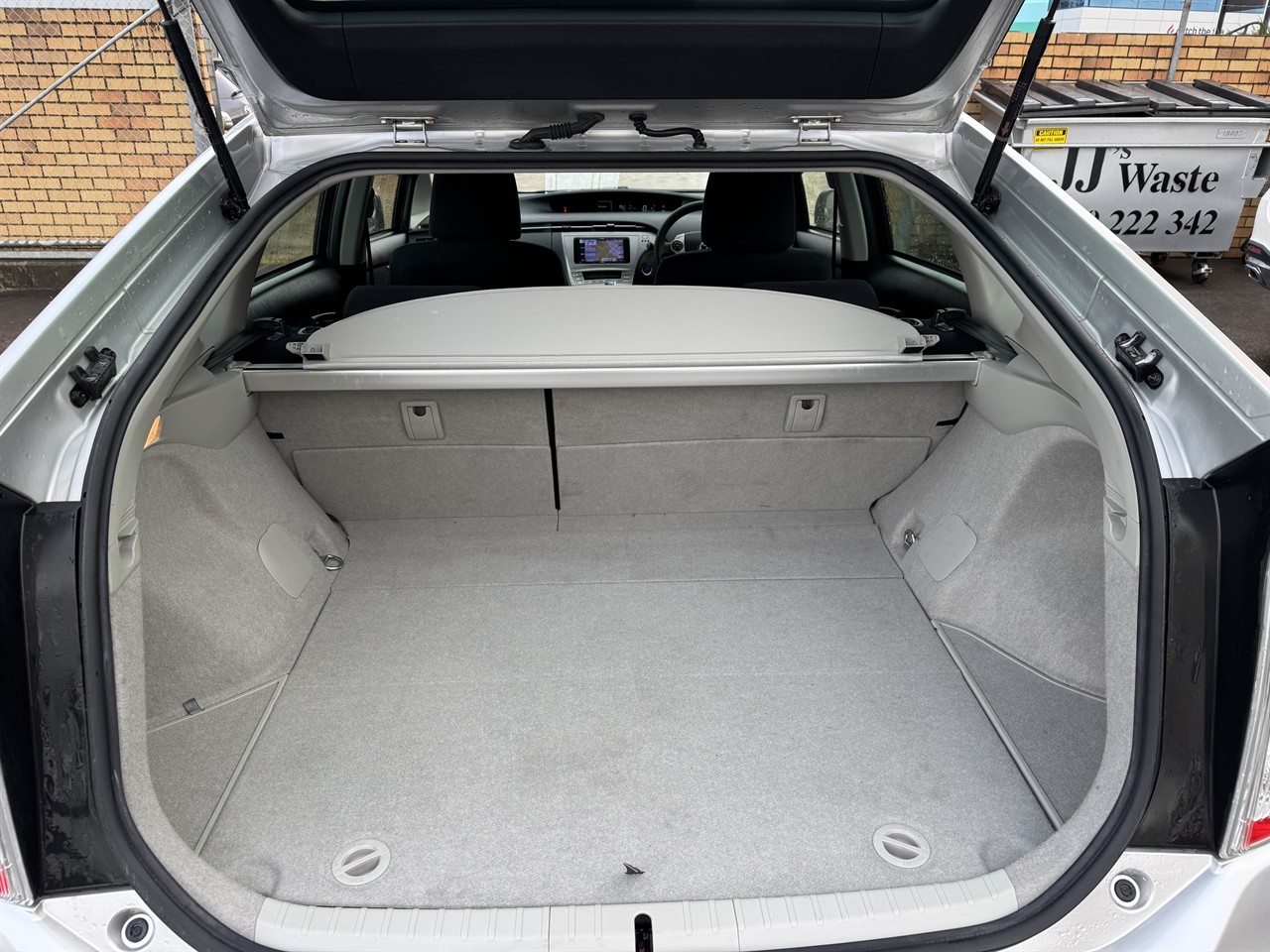 2014 Toyota Prius thumbnail