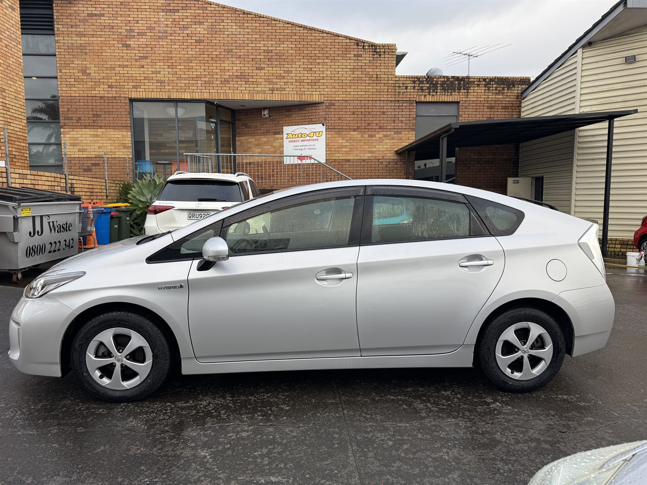 2014 Toyota Prius thumbnail