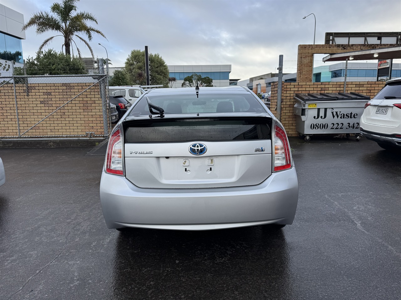 2014 Toyota Prius thumbnail
