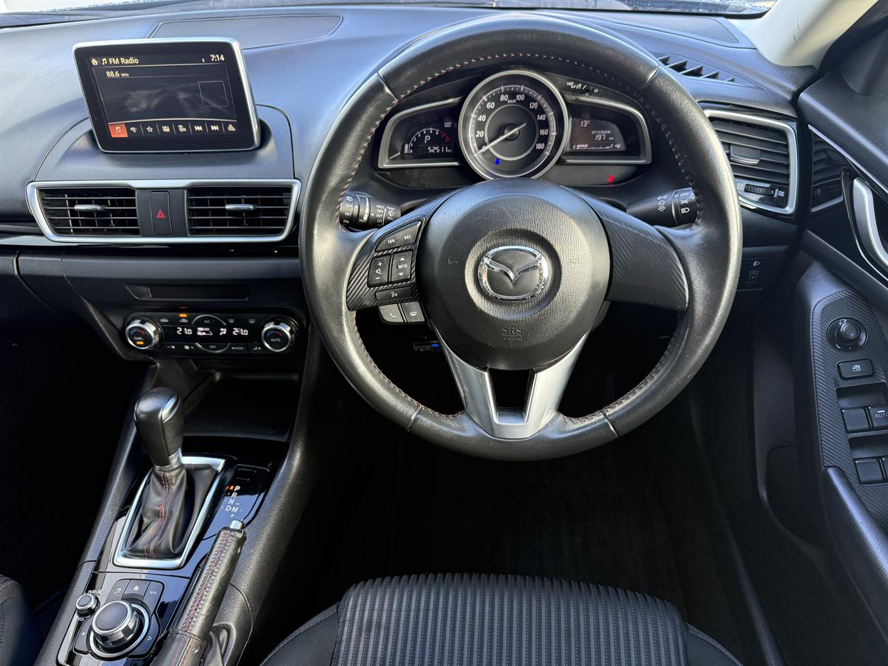 2014 Mazda Axela thumbnail