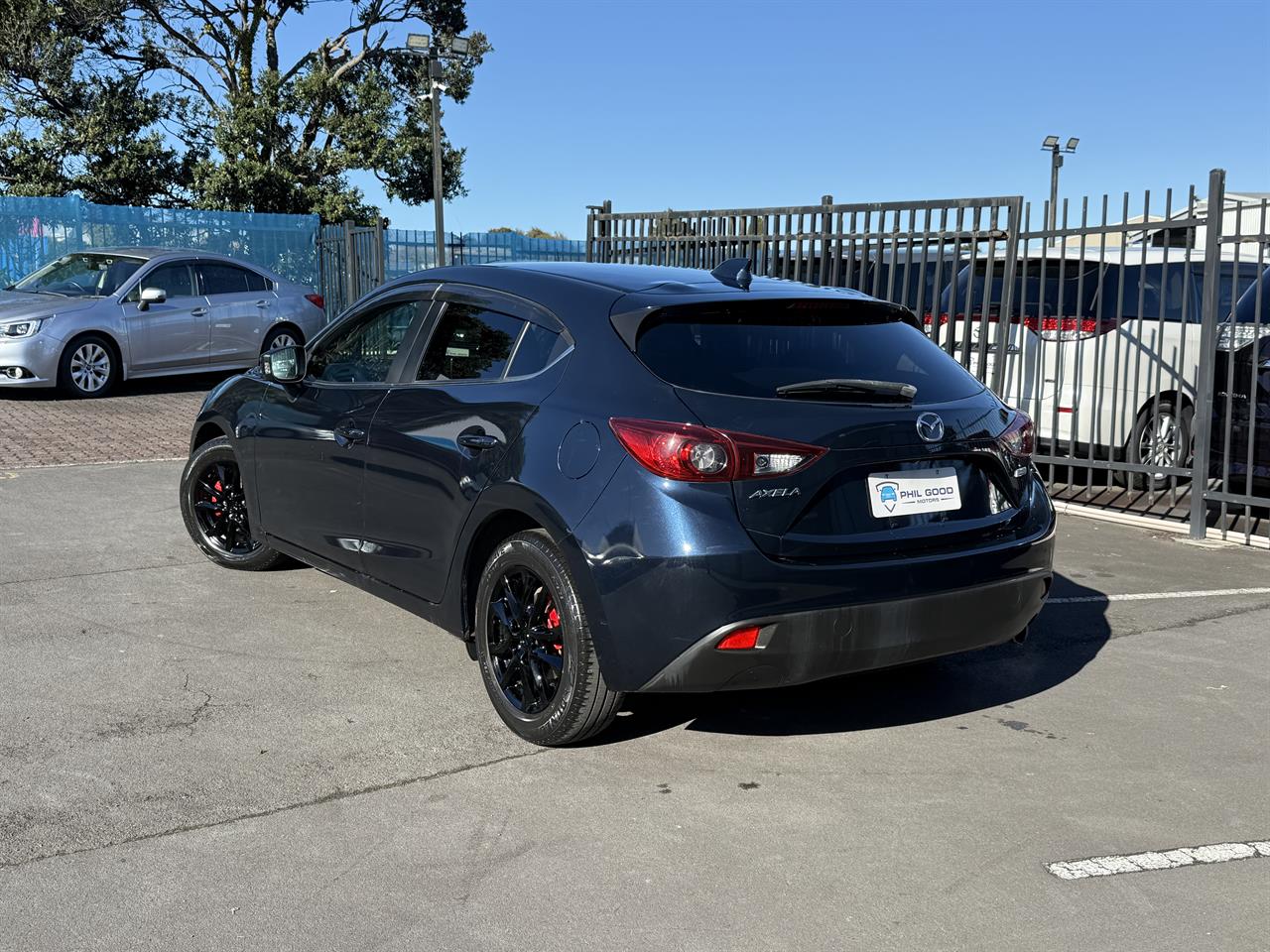 2014 Mazda Axela thumbnail