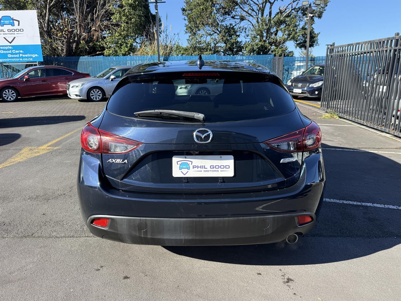 2014 Mazda Axela thumbnail