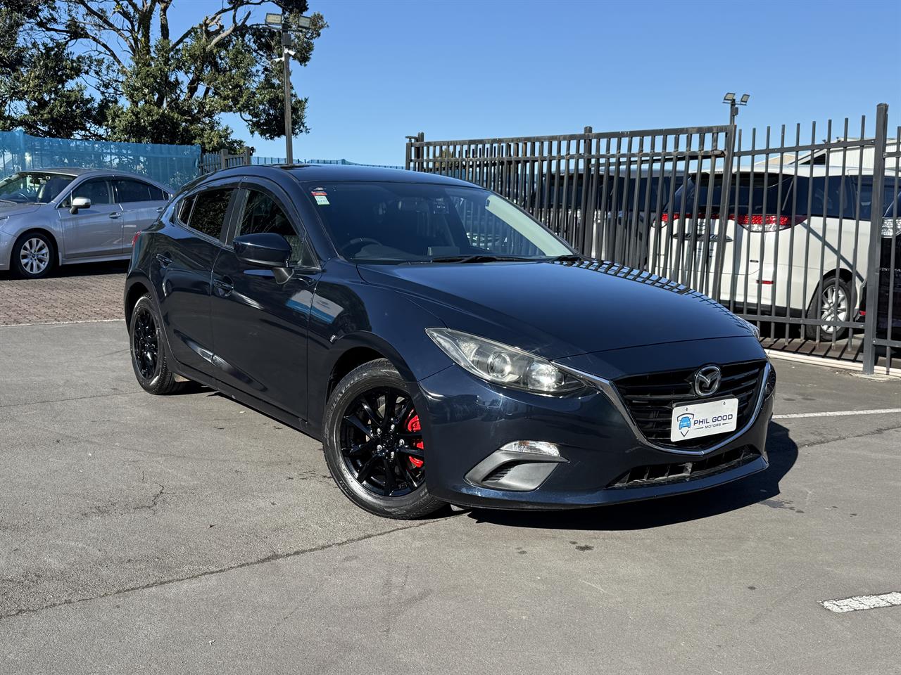 2014 Mazda Axela thumbnail
