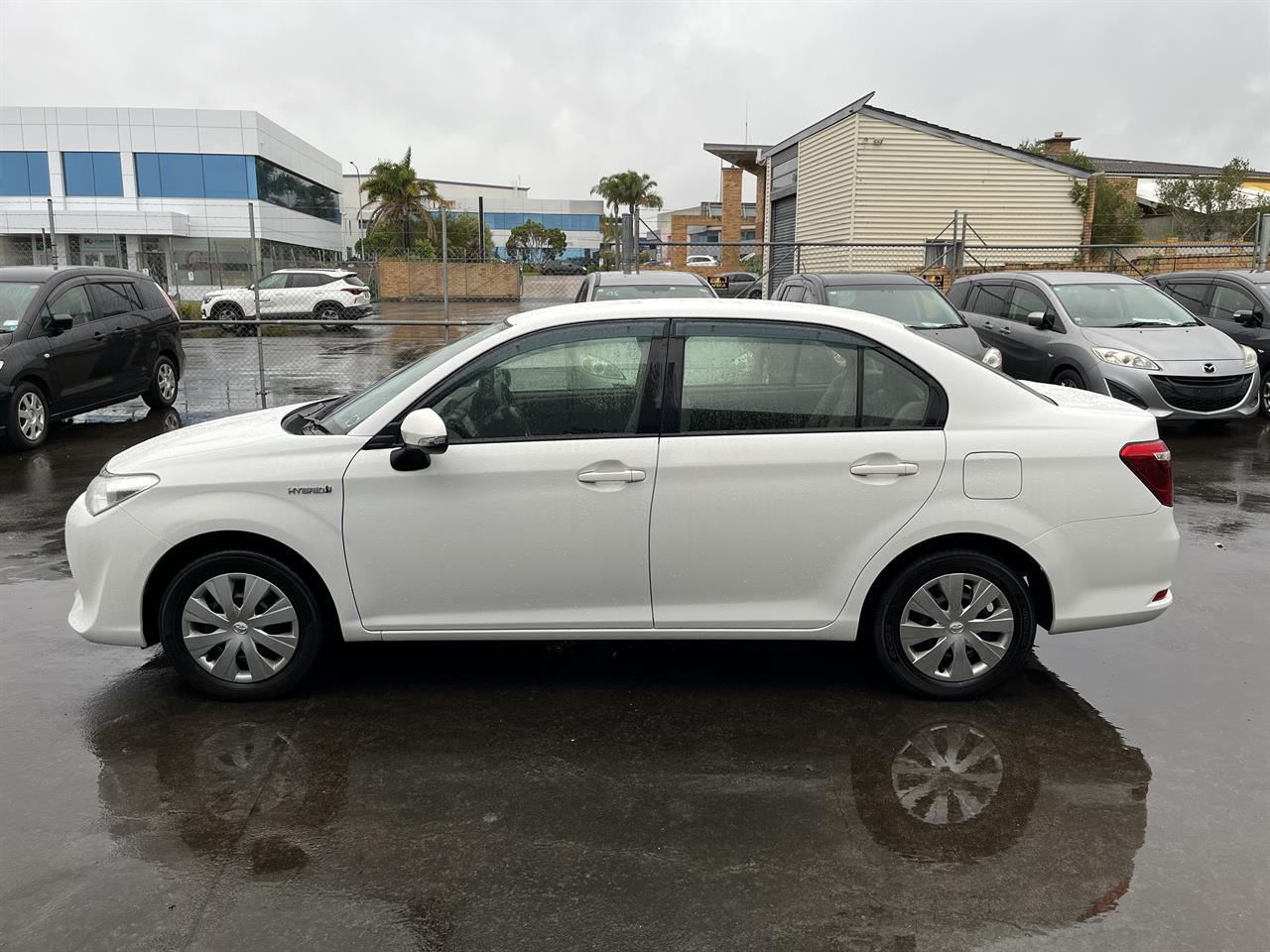 2016 Toyota Corolla thumbnail