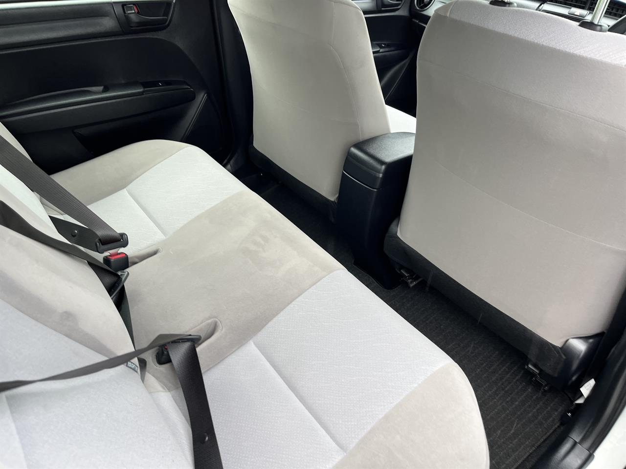 2016 Toyota Corolla thumbnail