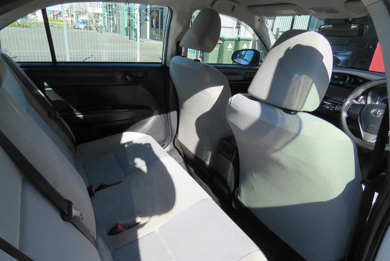 2016 Toyota Corolla thumbnail