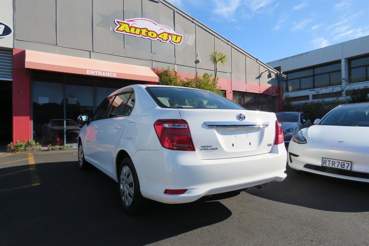 2016 Toyota Corolla thumbnail