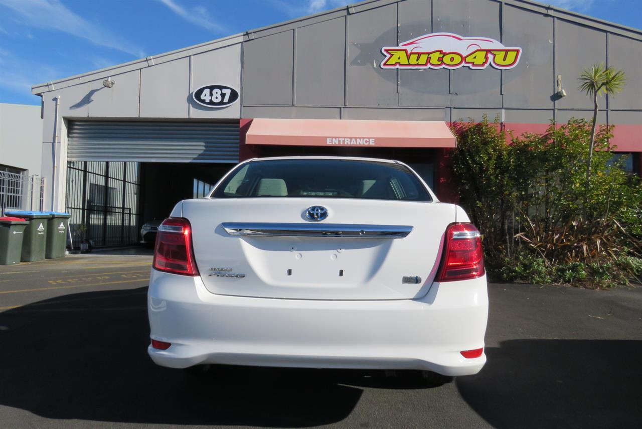 2016 Toyota Corolla thumbnail