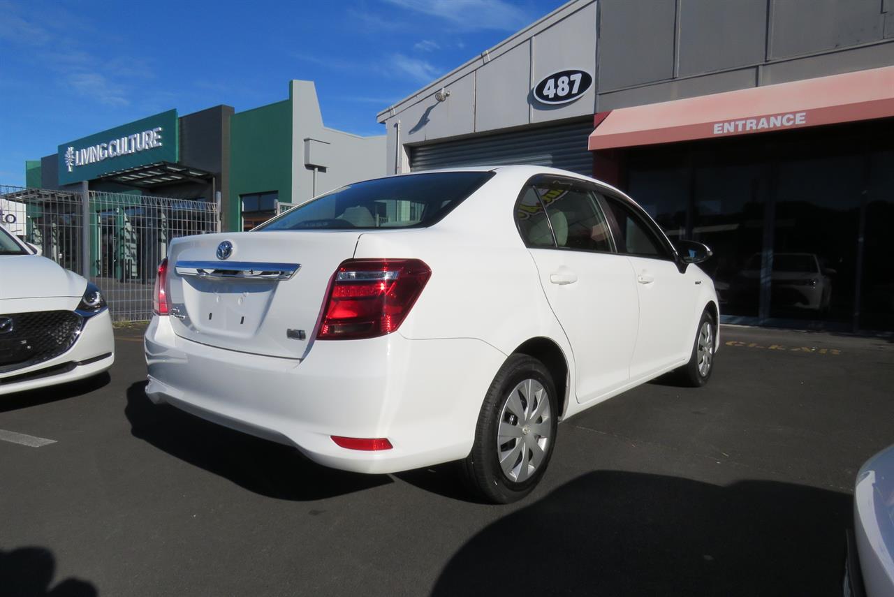 2016 Toyota Corolla thumbnail