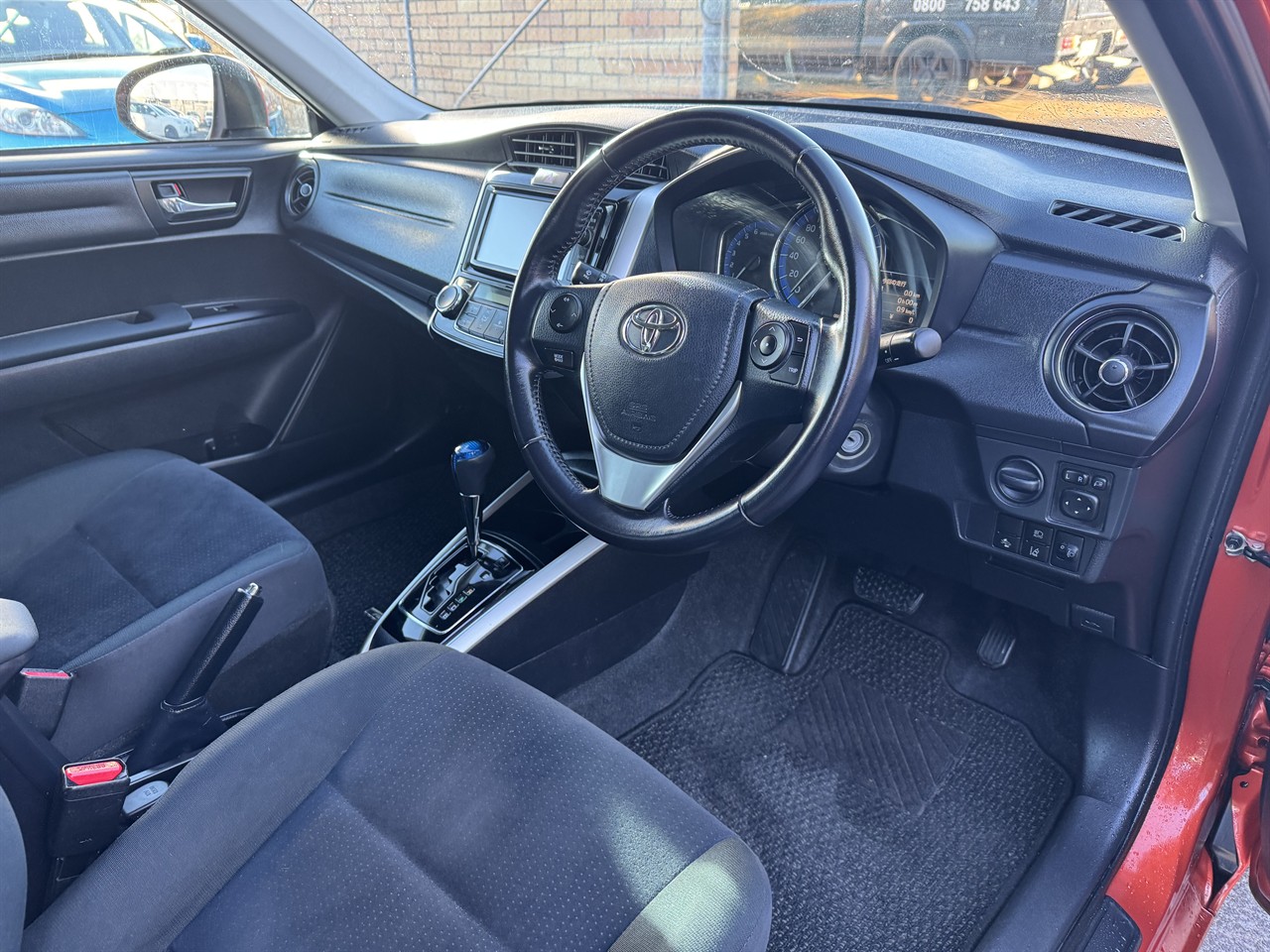 2015 Toyota Corolla thumbnail